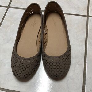 Universal Thread Alisa Grey Cut Out Flats Size 6